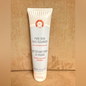 First Aid Beauty Pure Skin Face Cleanser - White and Red